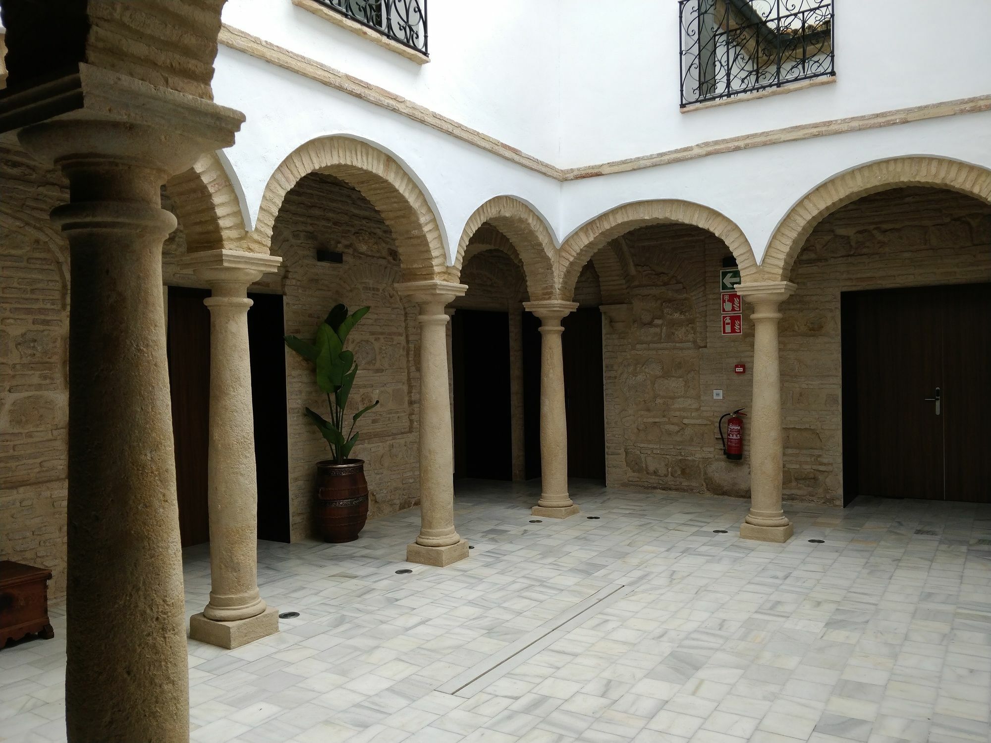 Отель Patios Del Orfebre Кордова Экстерьер фото